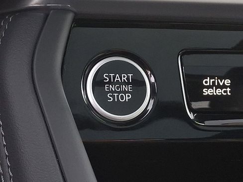 Used 2025 Audi Q5 Premium Plus w/ Premium Plus AWD/4WD image 24