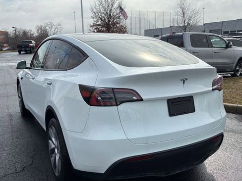 Used 2023 Tesla Model Y Long Range image 5