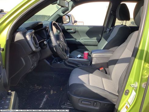 Used 2023 Toyota Tacoma TRD Off-Road image 10