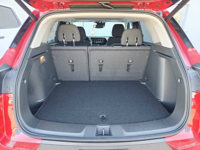 New 2026 Chevrolet TrailBlazer LT w/ Convenience Package FWD image 13