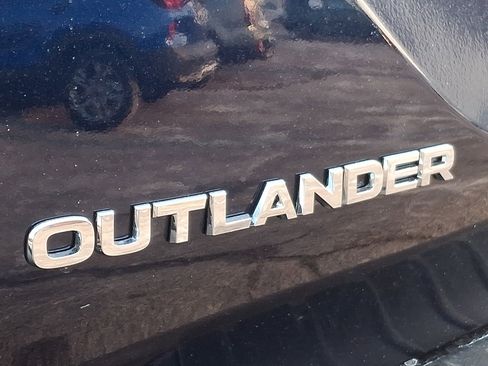 New 2026 Mitsubishi Outlander SE image 25