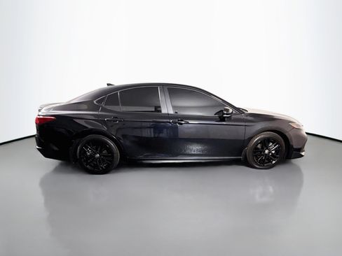 Used 2026 Toyota Camry SE FWD image 11