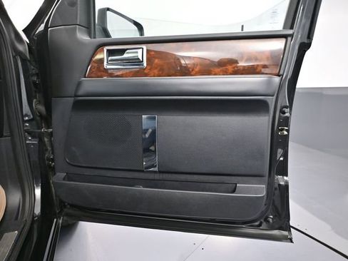 Used 2015 Lincoln Navigator 4WD image 50