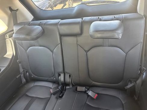 Used 2024 Honda Pilot EX-L image 8