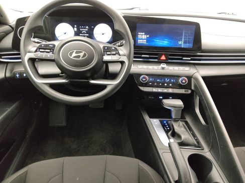 Used 2024 Hyundai Elantra SEL FWD image 22
