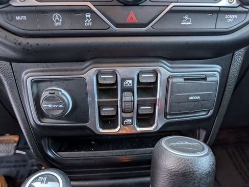 Used 2021 Jeep Gladiator Sport AWD/4WD image 19