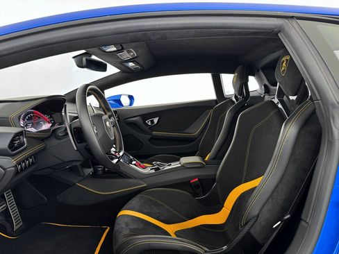 Used 2020 Lamborghini Huracan EVO RWD image 15