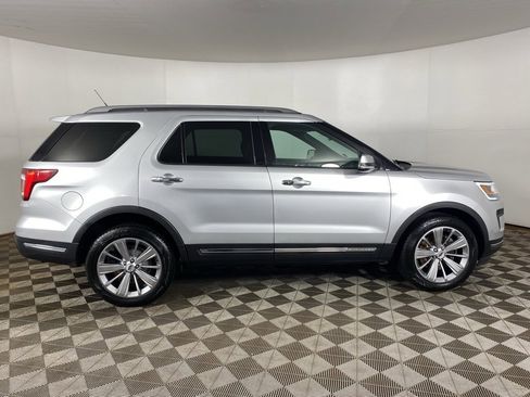 Used 2018 Ford Explorer Limited image 5