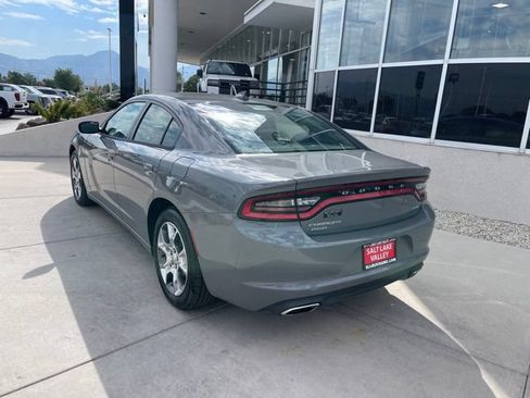 Used 2017 Dodge Charger SXT AWD/4WD image 4