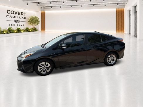Used 2017 Toyota Prius Four FWD image 5