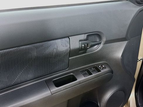 Used 2012 Scion xB FWD image 19
