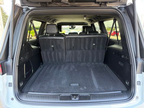 Used 2025 Jeep Wagoneer L Series II AWD/4WD image 9
