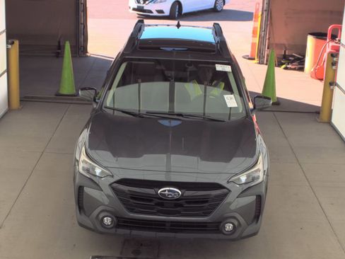 Used 2025 Subaru Outback Onyx Edition image 2