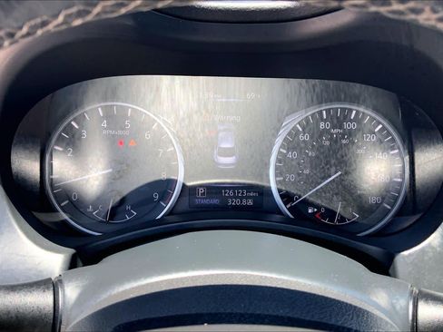 Used 2018 INFINITI Q50 Luxe AWD/4WD image 25