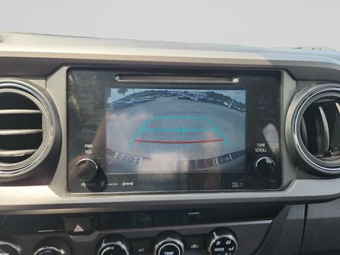Used 2017 Toyota Tacoma TRD Sport w/ Tow Package (A/T) AWD/4WD image 20