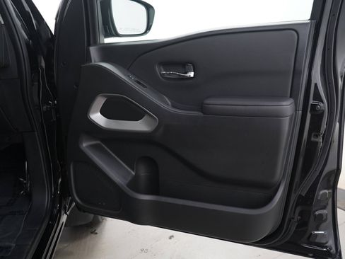 Used 2023 Nissan Frontier SV w/ SV Convenience Package AWD/4WD image 11