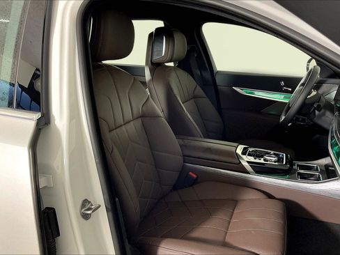 Certified 2024 BMW i7 eDrive50 image 12