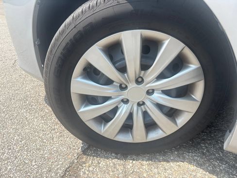 Used 2013 Toyota Corolla LE FWD image 29
