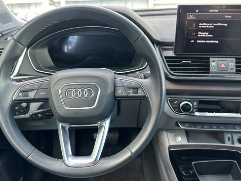 Used 2022 Audi Q5 e Prestige w/ Prestige Package image 18