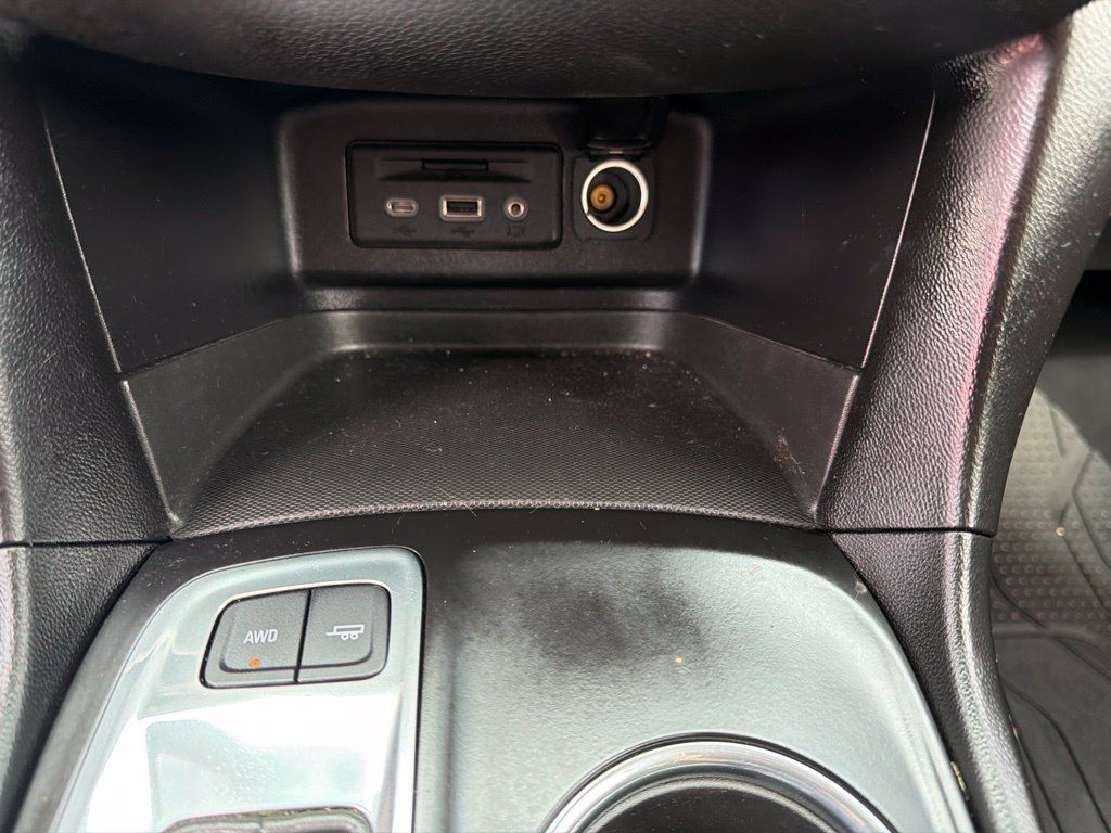 Used 2019 Chevrolet Equinox LT AWD/4WD image 31