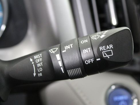 Used 2016 Toyota RAV4 Limited image 32