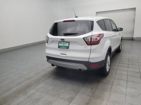 Used 2017 Ford Escape SE FWD image 9