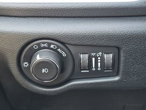 New 2026 Chrysler Pacifica Select image 18