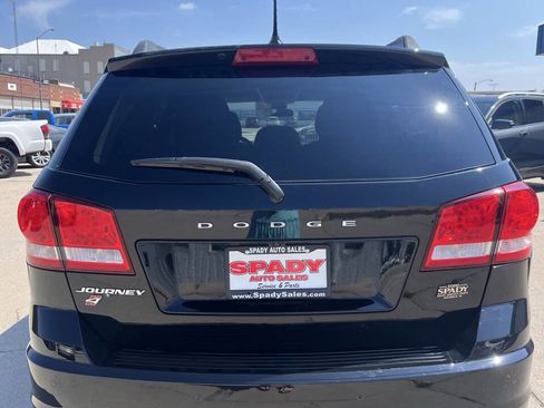 Used 2018 Dodge Journey SE w/ Safe & Sound Group image 8