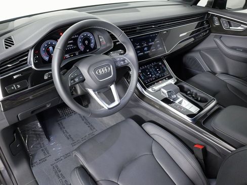 Used 2025 Audi Q7 3.0T Prestige w/ Prestige Package image 28