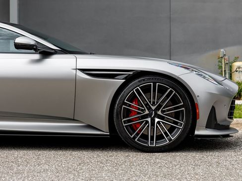 Used 2024 Aston Martin DB12 Coupe RWD image 14