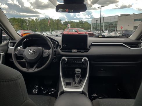 Certified 2025 Toyota RAV4 XLE AWD/4WD image 18