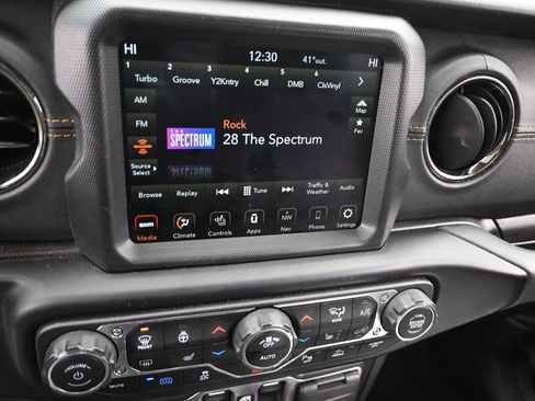 Used 2022 Jeep Wrangler Unlimited Sahara image 18