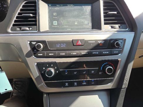 Used 2016 Hyundai Sonata SE image 29