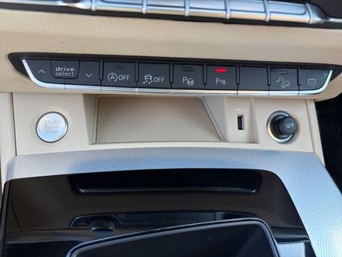 Used 2025 Audi Q5 Prestige w/ Prestige Package image 20