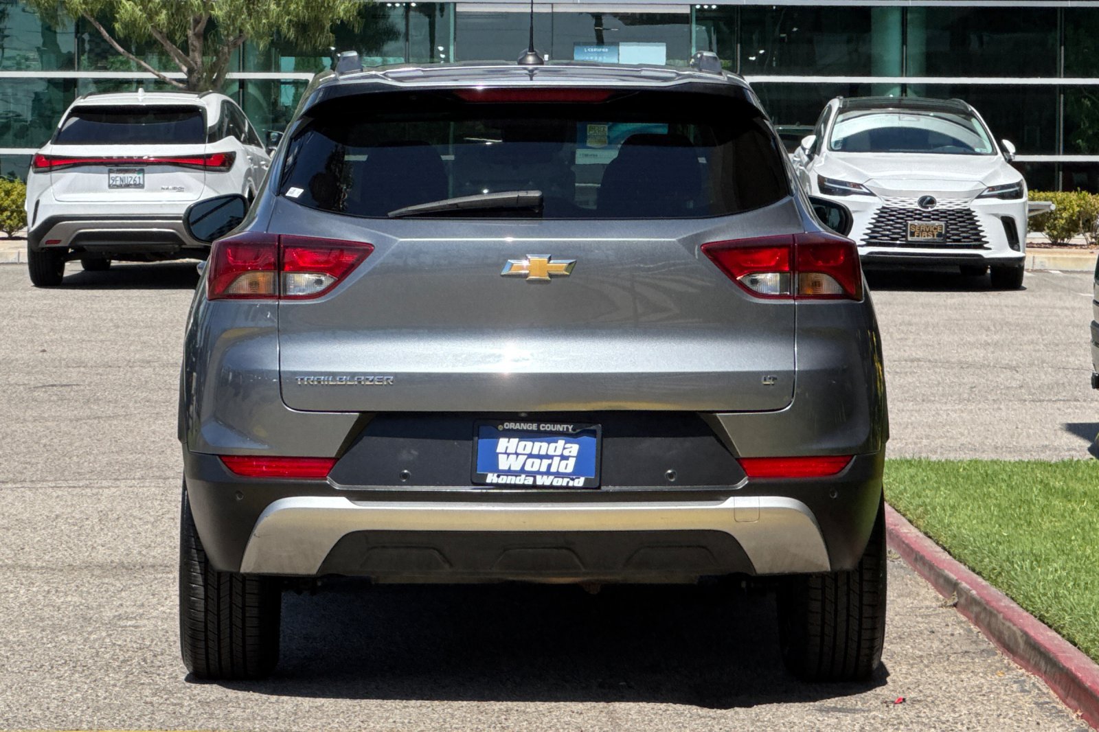 Used 2022 Chevrolet TrailBlazer LT w/ Confidence II Package FWD image 5