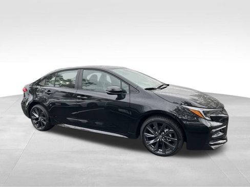 Used 2026 Toyota Corolla SE FWD image 4