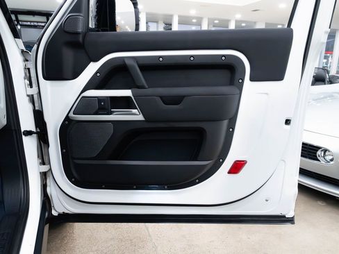 Used 2021 Land Rover Defender 90 S image 22