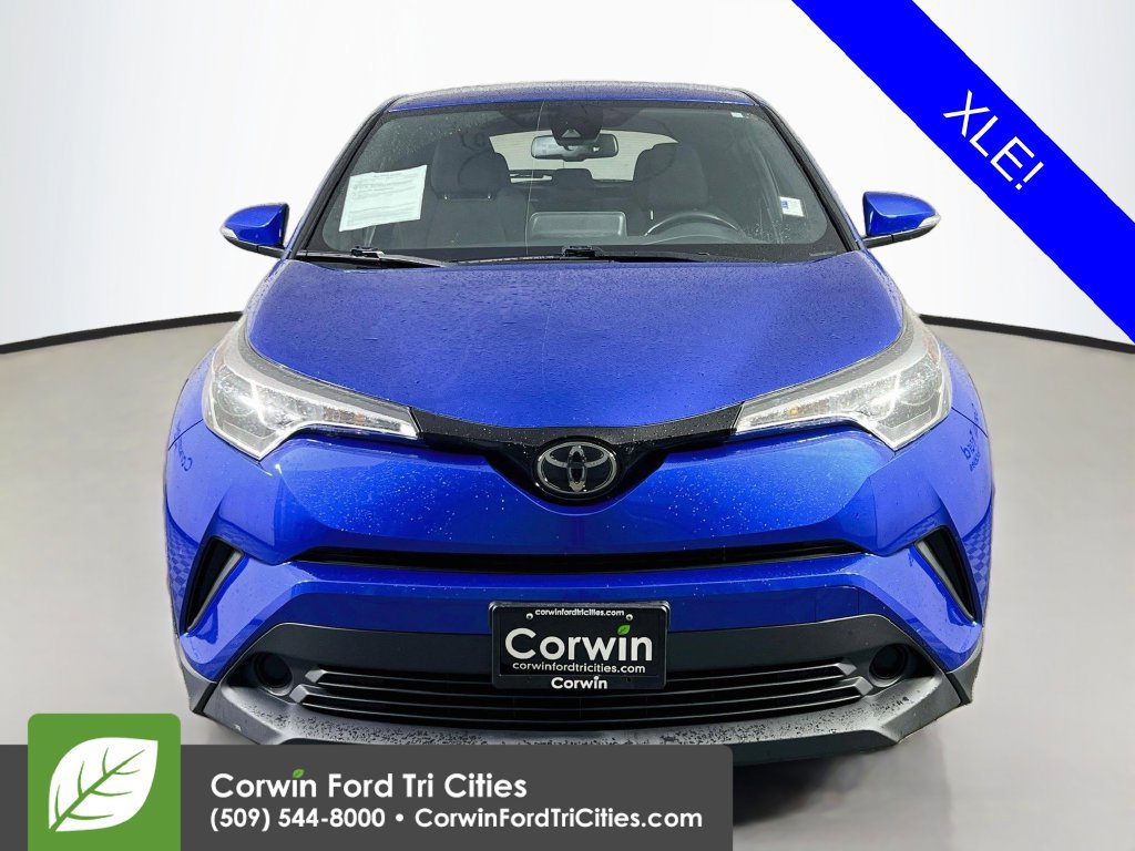 Used 2019 Toyota C-HR XLE FWD image 3