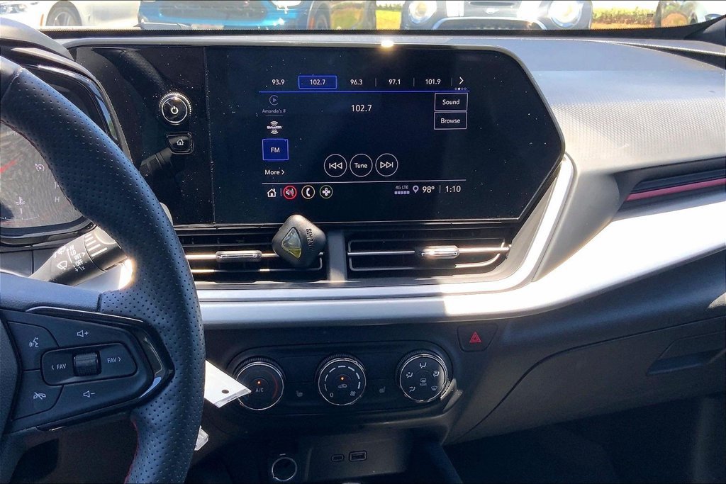 Used 2024 Chevrolet Trax RS FWD image 6