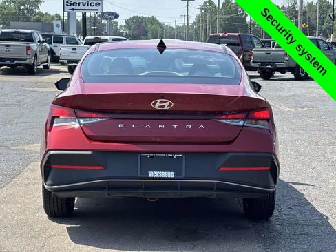 Used 2024 Hyundai Elantra SEL FWD image 35