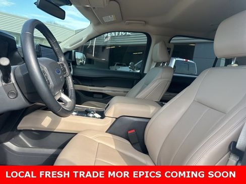 Used 2022 Ford Expedition XLT image 19