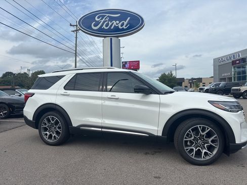 New 2025 Ford Explorer Platinum w/ Ultimate Package image 3
