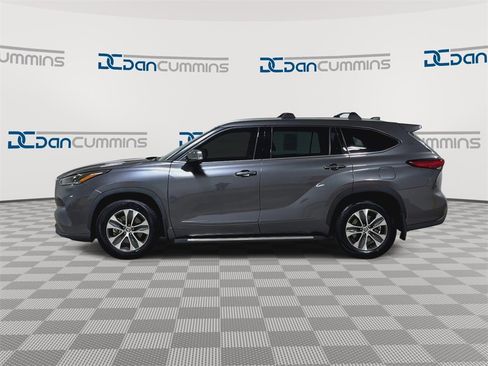 Used 2021 Toyota Highlander XLE image 5