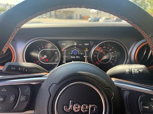 Used 2021 Jeep Gladiator Mojave w/ LED Lighting Group AWD/4WD image 10