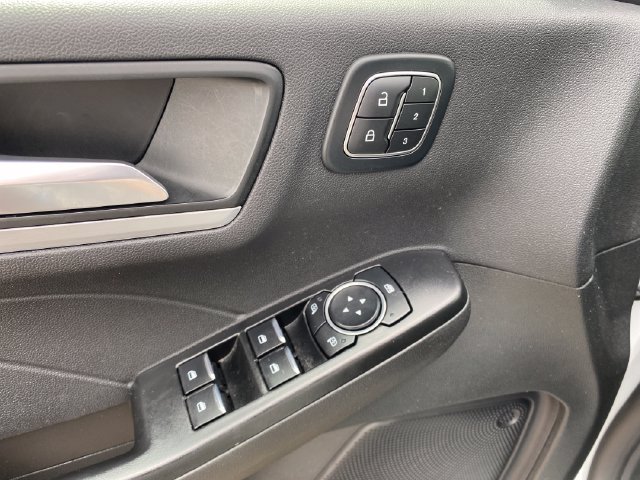 Used 2025 Ford Escape Platinum AWD/4WD image 18
