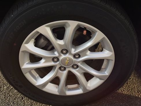 Used 2019 Chevrolet Equinox LS AWD/4WD image 42