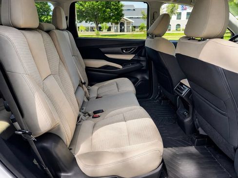 Used 2022 Subaru Ascent Premium w/ Convenience Package AWD/4WD image 35