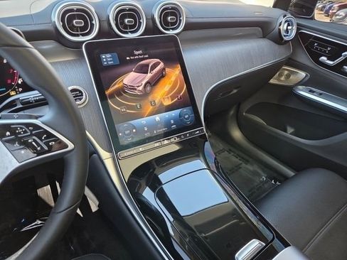 Used 2023 Mercedes-Benz GLC 300 4MATIC image 34