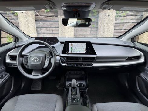 Used 2025 Toyota Prius LE FWD image 10