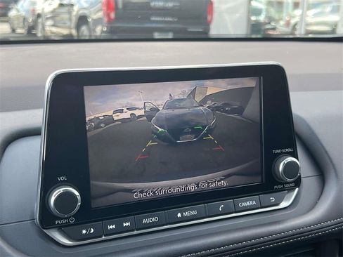 Certified 2023 Nissan Rogue SV image 18